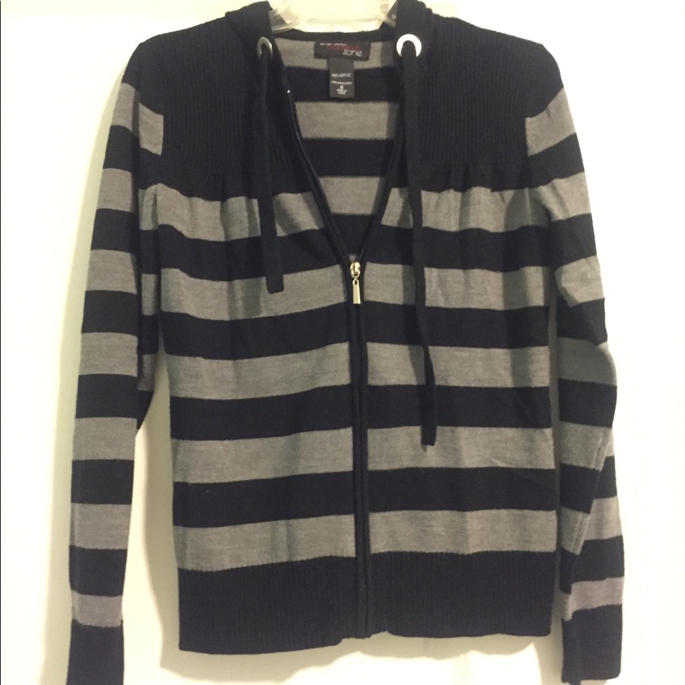 Ladies New York & Co zip sweater